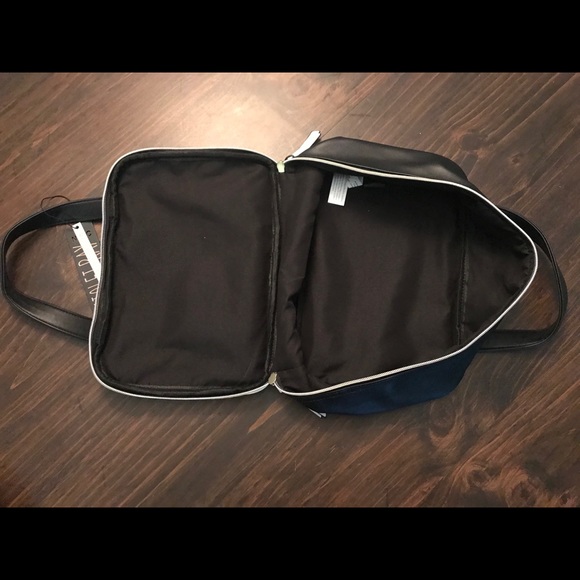 Tote - Picture 2 of 3